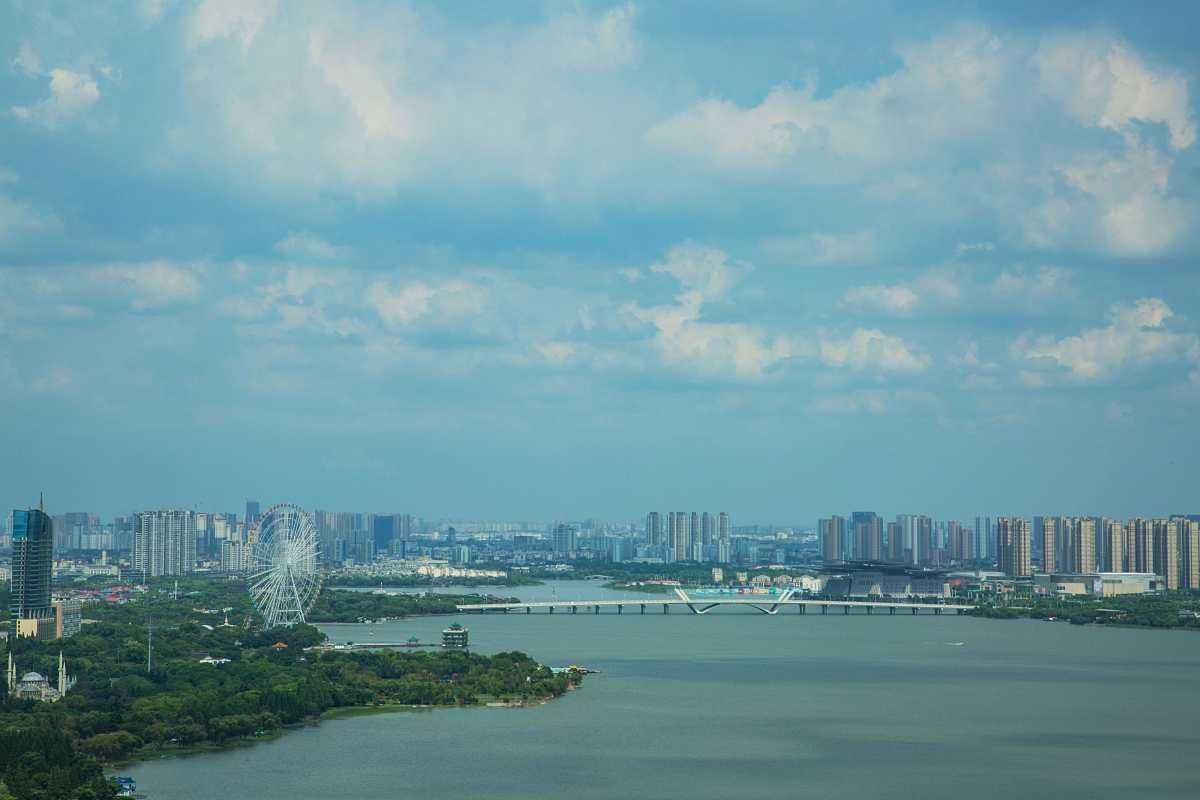 今年GDP增长预期目标为5%左右，展望与挑战