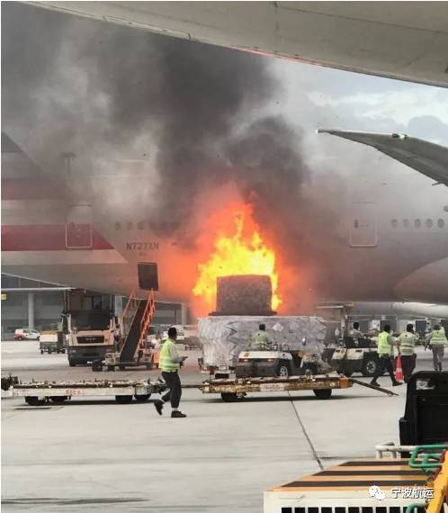 美国客机爆炸事故深度解析
