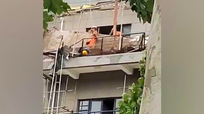 住宅楼多层阳台坠落事件深度解析