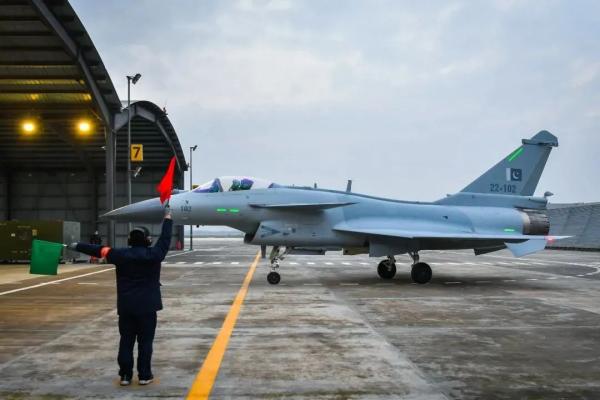 歼10航展，展现中国空军力量的璀璨舞台
