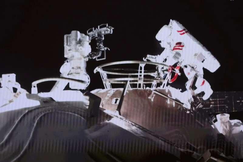神二十首次太空出舱，开启太空探索新篇章