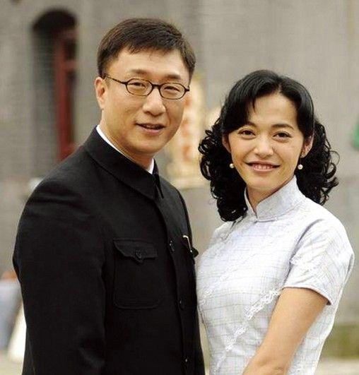 辛柏青曾为了朱媛媛放弃演潜伏，一段关于爱情与选择的动人故事