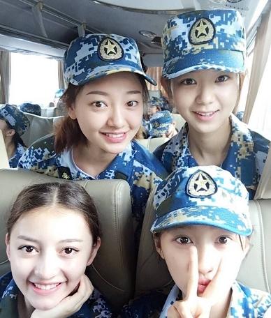 300万人选出最丑军训服，新生哀嚎，天塌了？