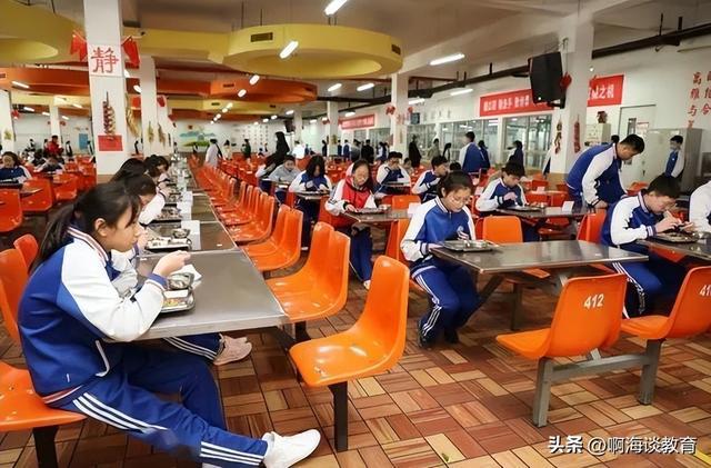 校长承包学校食堂，新模式下的校园饮食变革