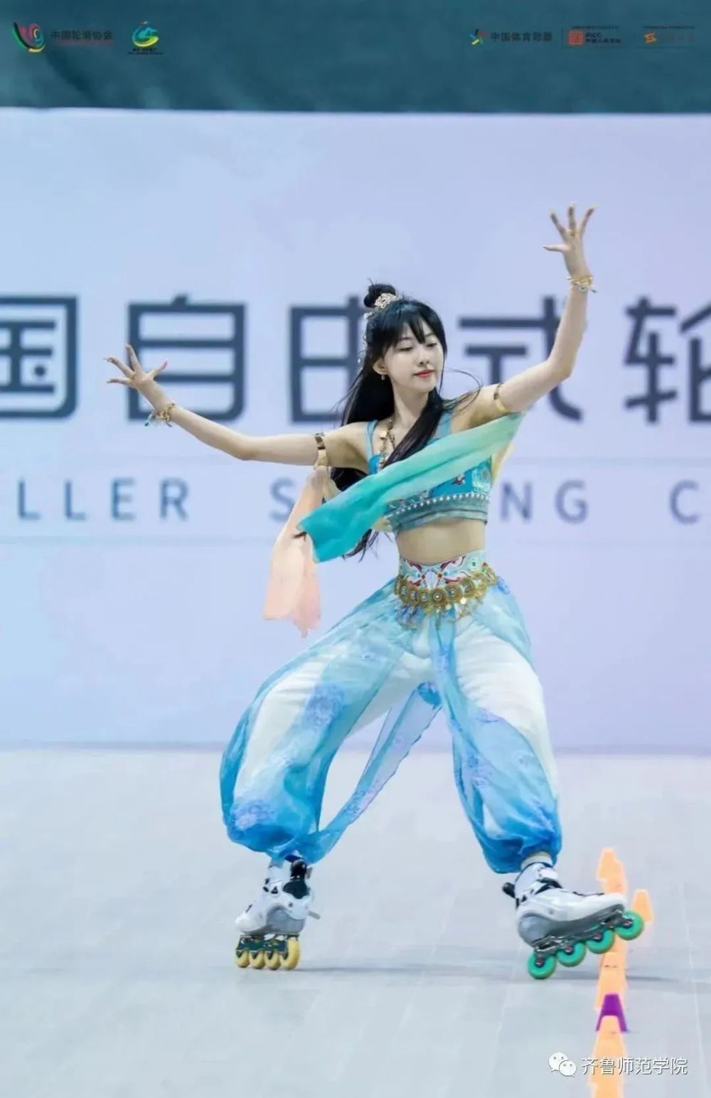 小女孩跳舞，节奏感惊艳全场