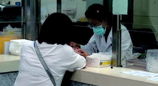 当地回应村民领免费种子需筛查艾滋，引发社会热议