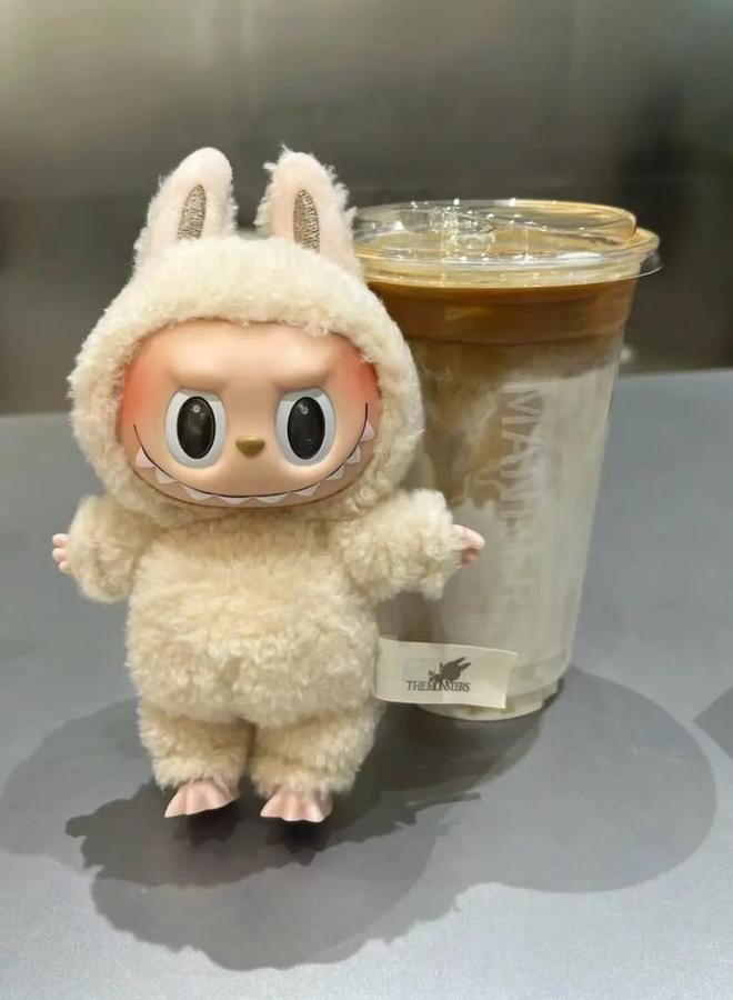 拉布布角色，从虚拟世界到现实生活的魅力扩散