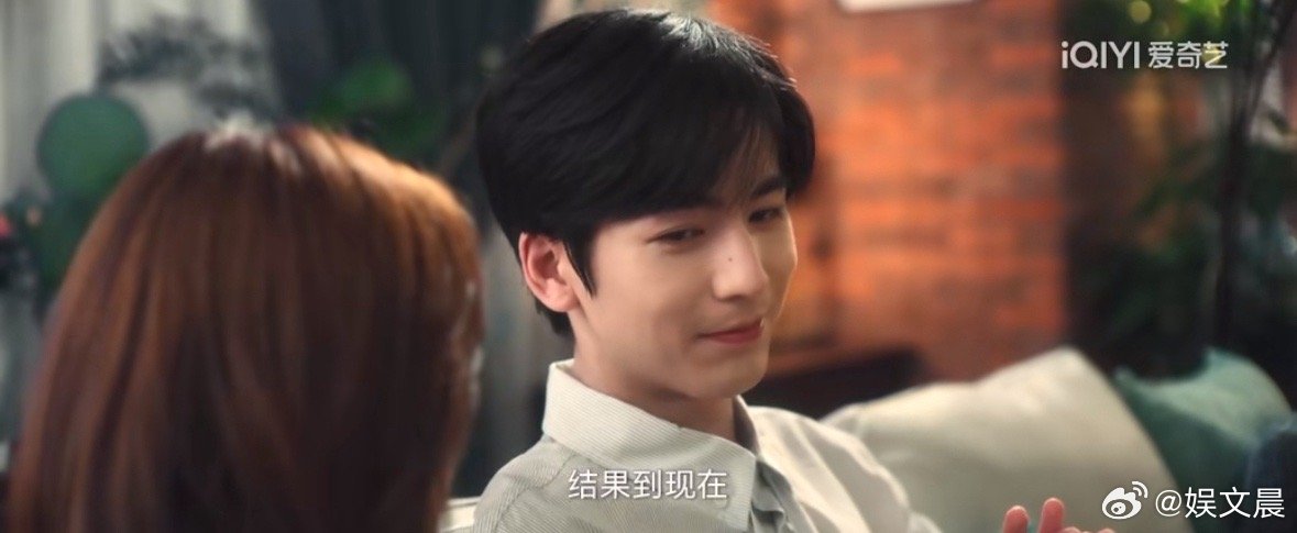 张凌赫，偶像剧颜值担当，生活化的演技征服观众