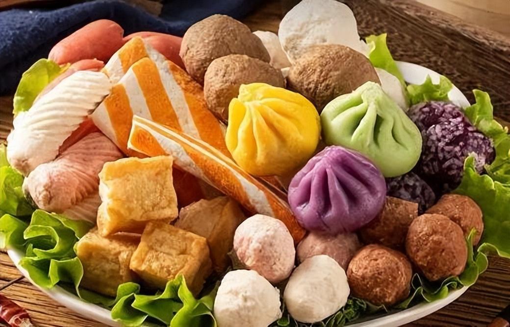 火锅店小便事件引发赔偿风波，律师称赔偿金额或超百万