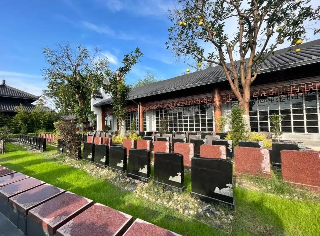 住宅小区放骨灰盒现象探讨