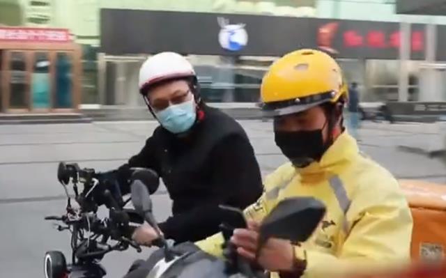副处长体验送外卖材料作文