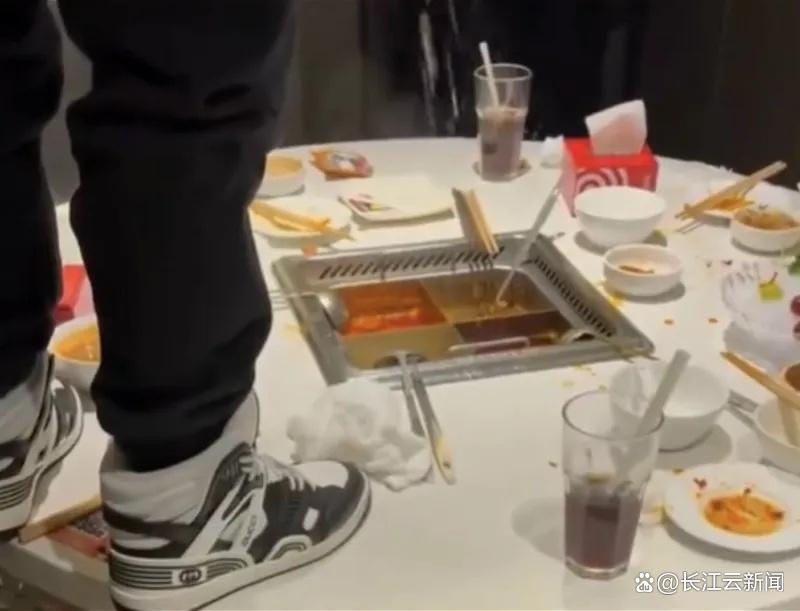 海底捞十倍赔偿，服务至上的坚守与信誉价值的体现