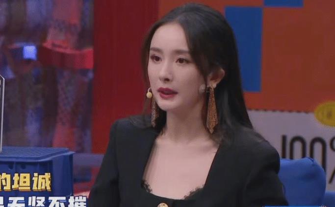 侯佩岑听到珊瑚海的表情，一曲牵动的情感与回忆