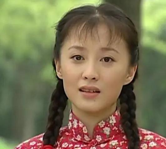 岁月见证风采，一位四十岁女子晒出她的白发人生