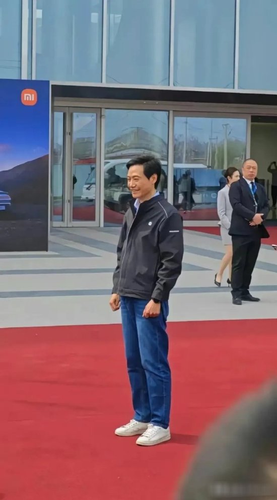 劳模雷军，勤奋创新，铸就传奇