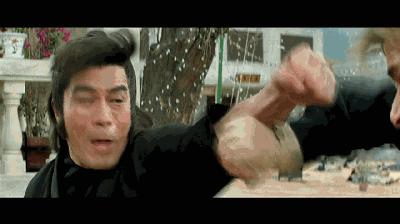 成龙御用反派理查德·诺顿去世，影坛痛失一颗璀璨之星