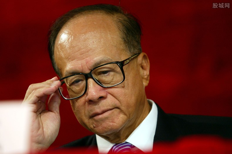 李嘉诚出售内地项目的深度解读