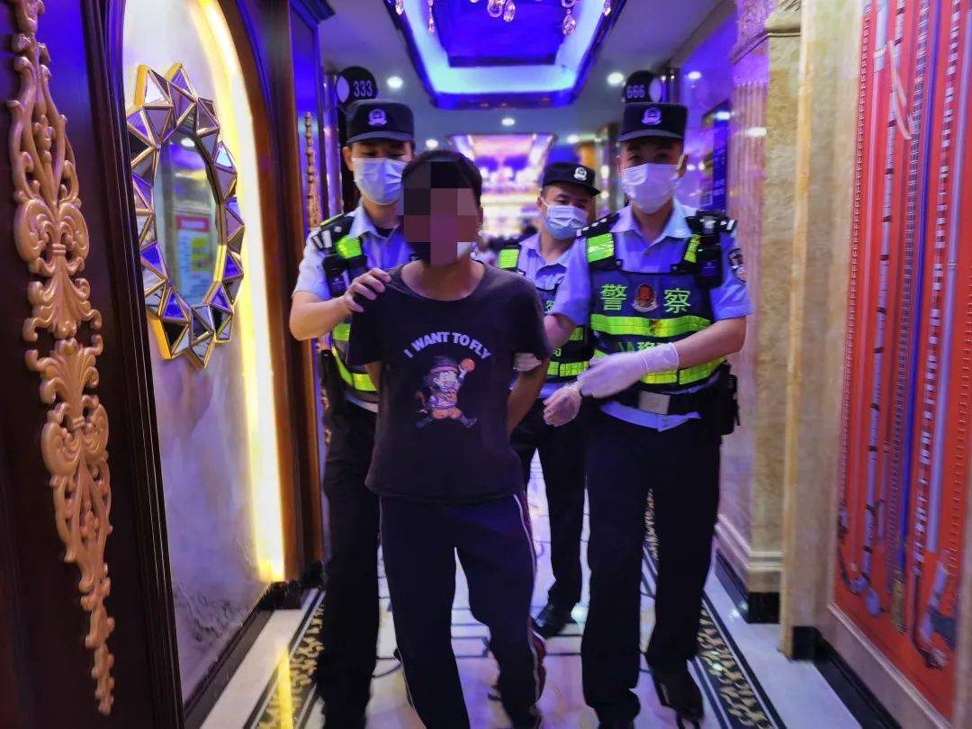 辅警给KTV报信获刑事件分析