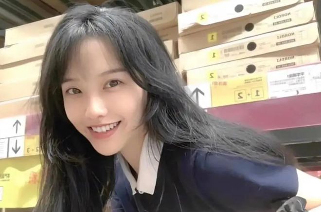 追寻黄老师，揭秘全名的背后故事