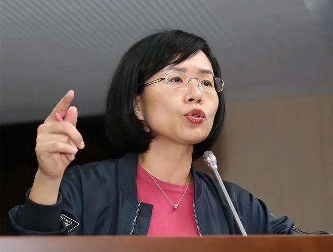赖清德子女，家庭背景与时代印记