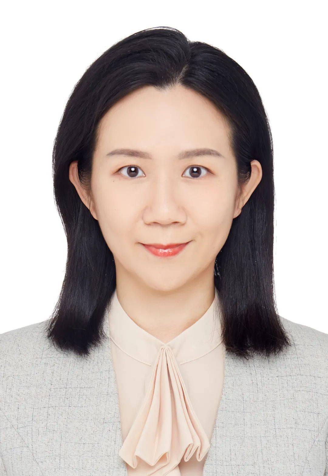 董蒨履历，一位引领时代的卓越人物