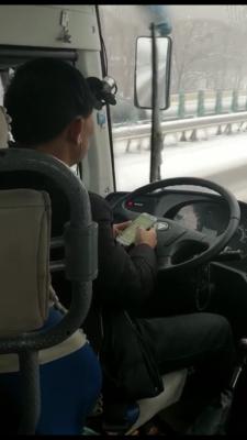神十九因气象原因推迟返回，探索与耐心的考验