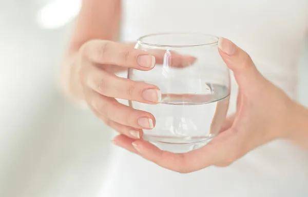关于三小时内摄入1800ml水，对肾脏的影响探讨
