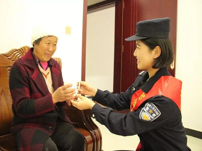挺立潮头的近义词及相应用法探讨