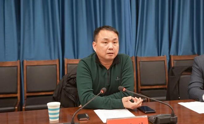 铜锣湾集团姜斌，引领企业走向辉煌
