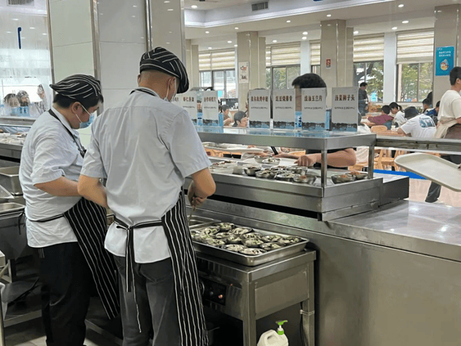 衢州市政府食堂开放，透明化管理，共创和谐餐饮环境