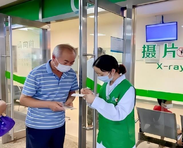 26岁陪诊员，温暖守护就医之路
