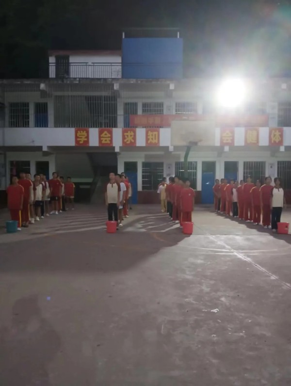 武都全封闭学校，探索教育新模式下的独特魅力