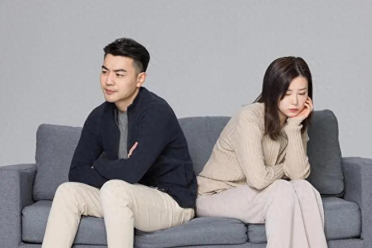 女生带男友回家给爸妈惊喜偶遇哥嫂，一场充满惊喜的温馨之旅