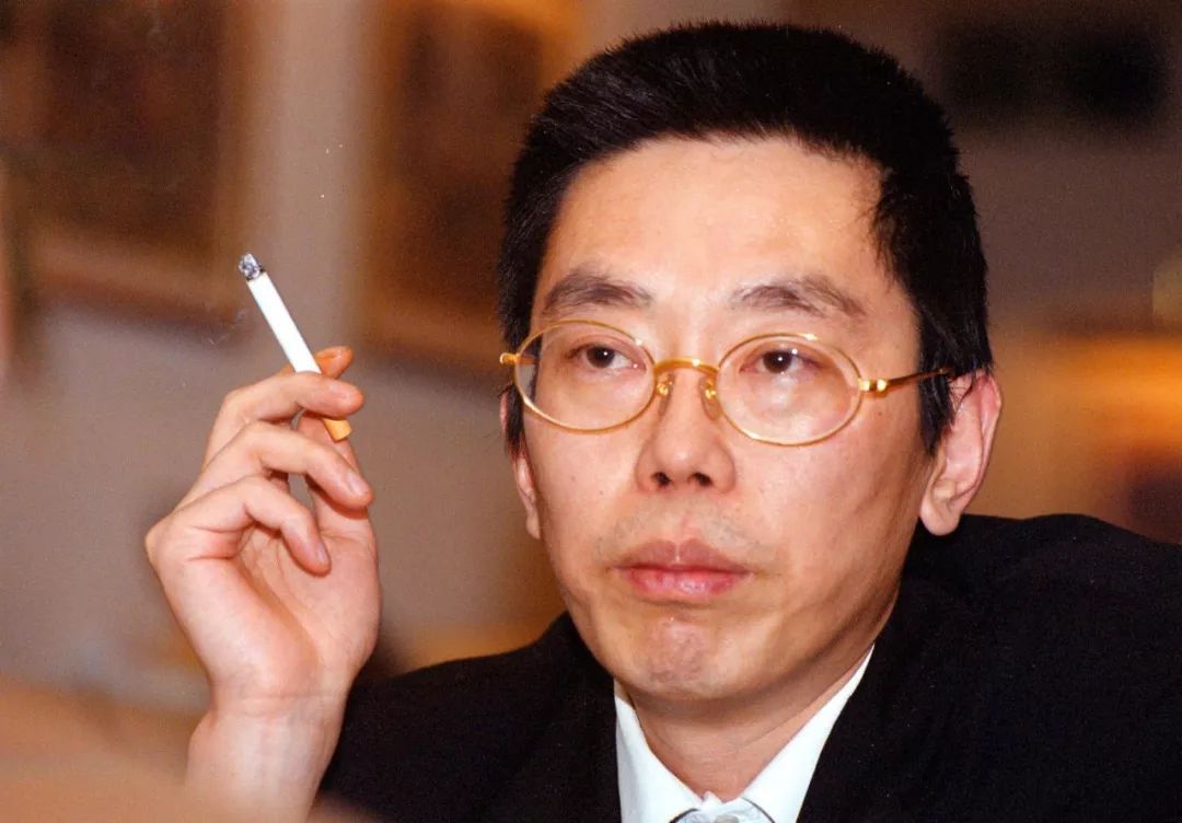 中国钢铁大王首富，传奇人生与产业帝国