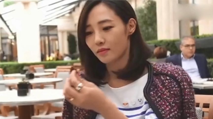 白百何首晒二胎儿子，家庭新成员的温馨亮相
