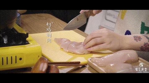 猫咪意外掉进火锅，老板豪爽赔付一万三、一则温暖人心的故事