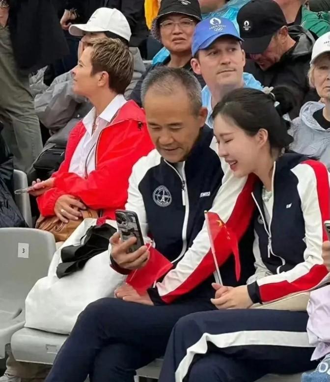 章泽天带女儿伦敦追星，跨界之旅的星光时刻