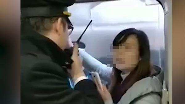 假！上海一女子阻挡高铁关门事件真相揭秘
