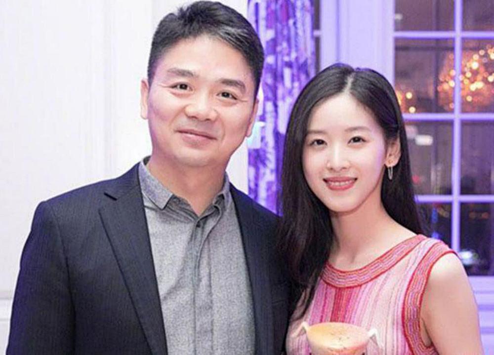 章泽天女儿照片，探秘星二代的生活轨迹