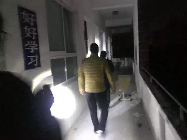 八岁男童山上失踪六天，已有线索显现，希望之光照亮黑暗