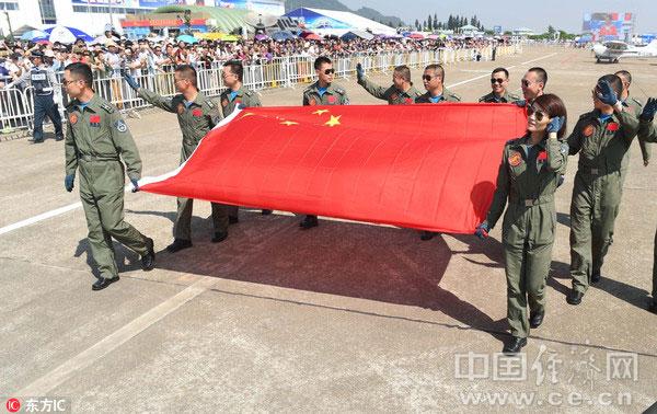 歼10亮相，揭示中国空军力量的崛起
