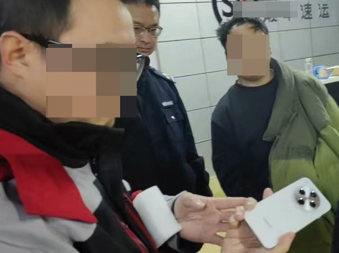 聋哑人偷手机，无声世界的无声行动与社会的思考
