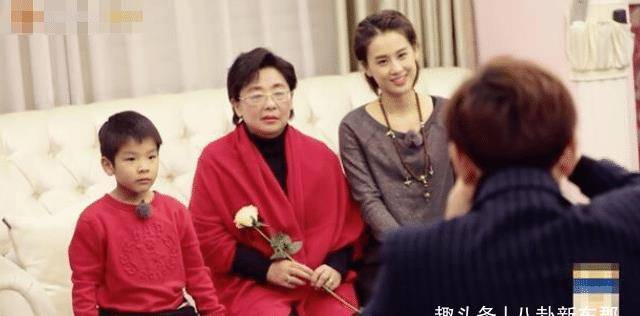 黄圣依妈妈在北京帮带孙子10年，跨代亲情与都市生活的融合