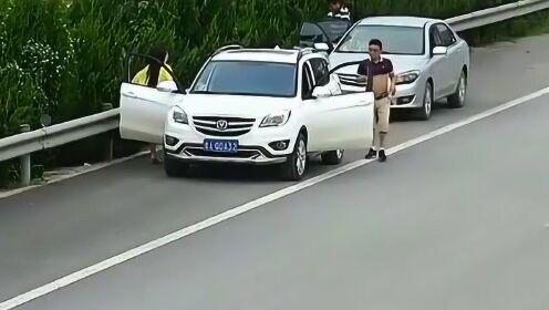 高速公路女子随地大小便事件，反思与启示