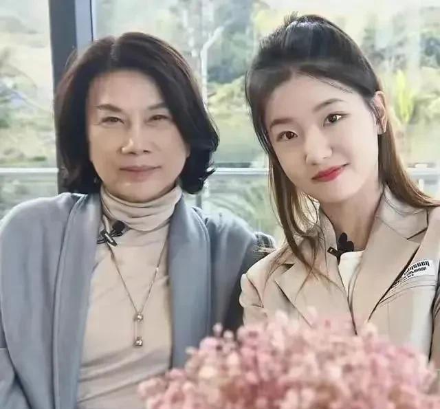 孟羽童否认与董明珠互撕，一场关于误解与真相的较量
