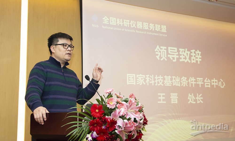揭秘王晋年企查查，多维度解析一位商业领袖的崛起之路