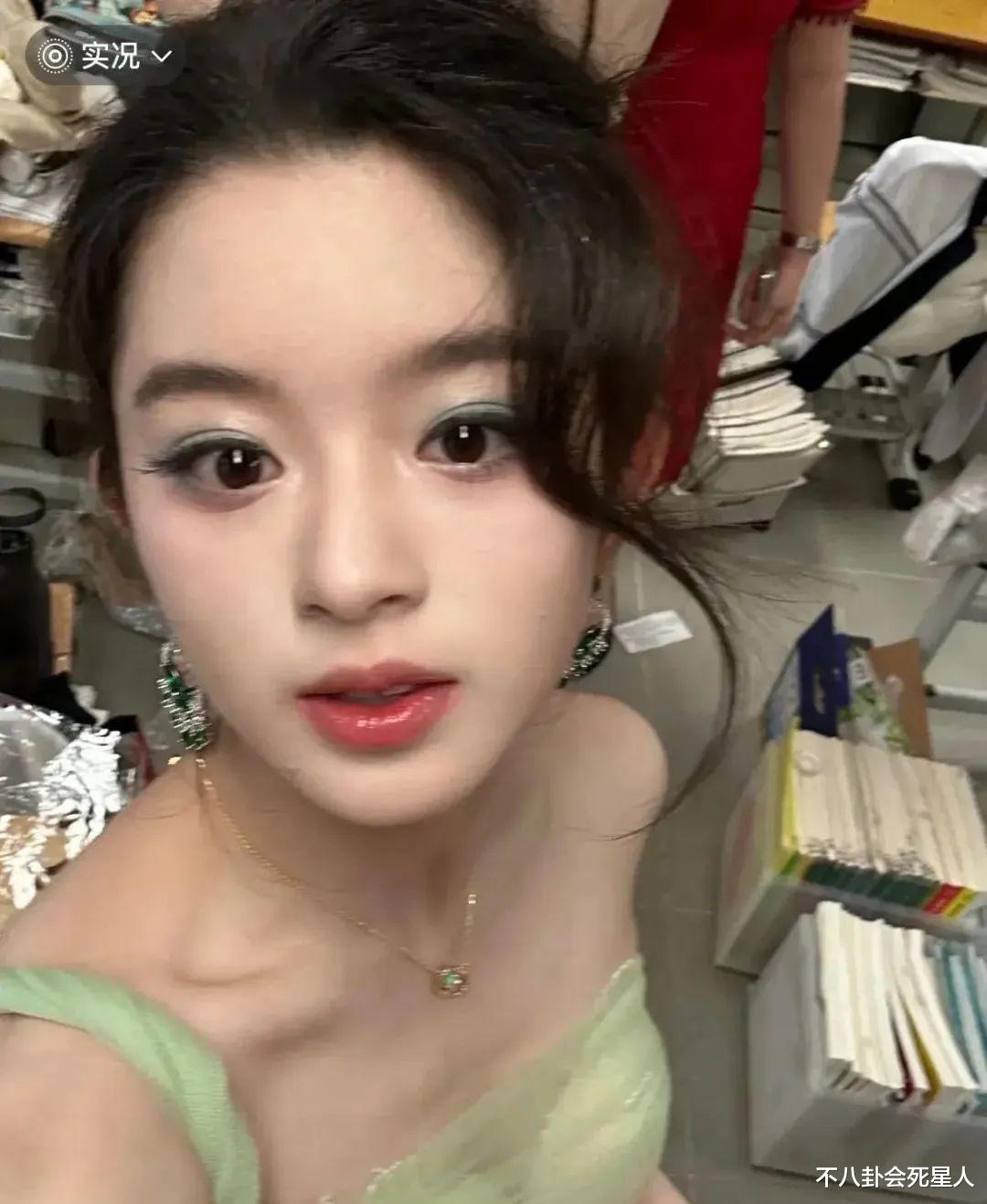 黄杨钿甜是富二代吗？揭秘背后的真相