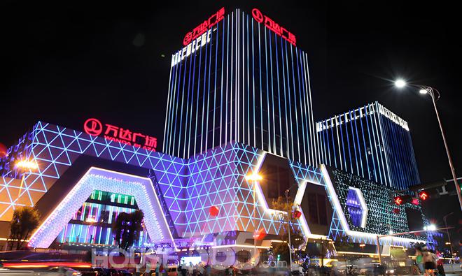 王健林再卖48座万达广场背后，深度解读与未来展望