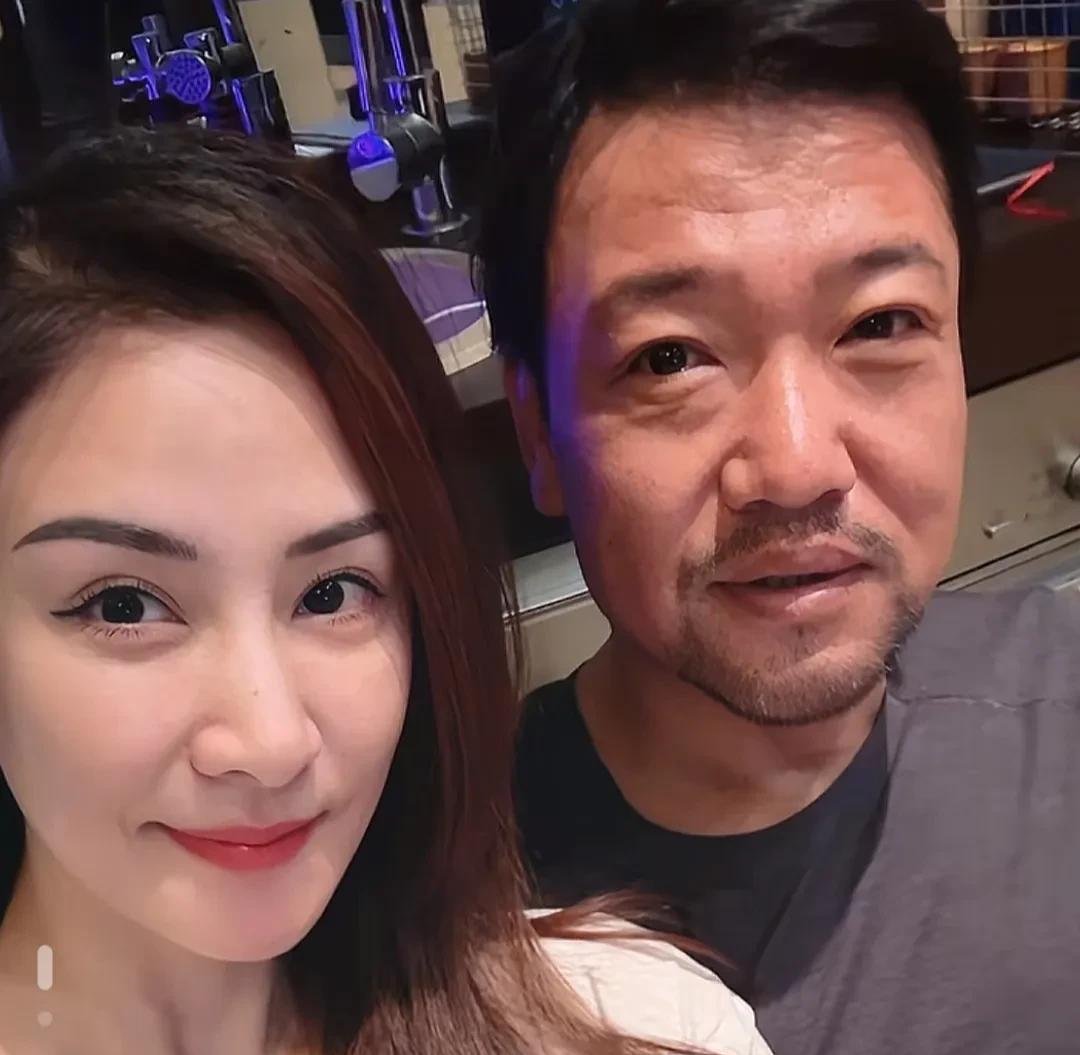 贾冰视频，网络热梗与大众娱乐的新宠
