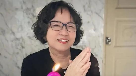 贾静雯自曝三位亲人患癌，真相究竟如何？